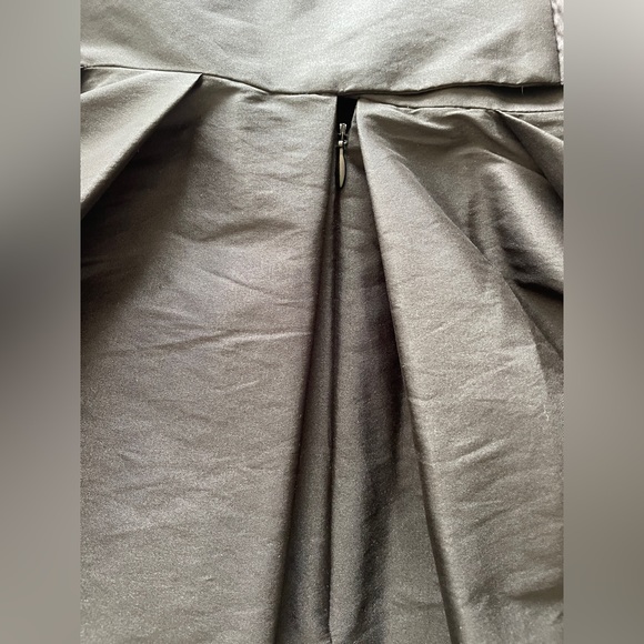 ADRIANNA PAPELL | Bateau Neck Two-Tone Short Dress, Size 6 - Picture 8 of 10